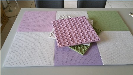 Karpet playground warna warni