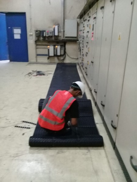 Megaplus electrical insulated rubber mats